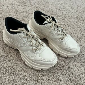 Zara Cream and Black Women's Sneakers